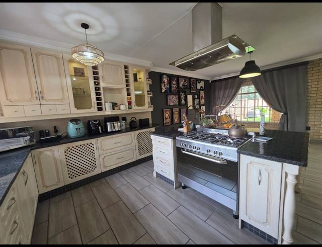 3 BEDROOM HOUSE FOR SALE IN THREE RIVERS PROPER